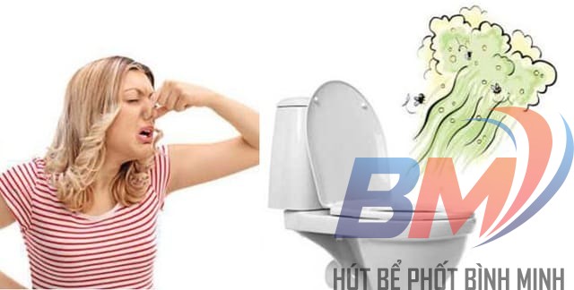 Dấu hiệu nhận biết bể phốt đầy như nước rút chậm và mùi hôi