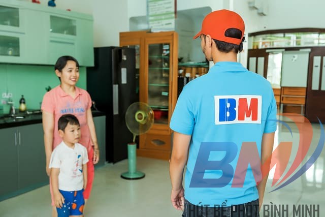 Khách hàng hài lòng sau khi sử dụng dịch vụ thông tắc cống Bình Minh