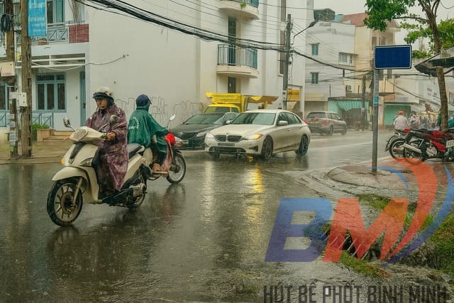Nguyên nhân cống nghẹt tại Lâm Đồng do mưa nhiều và rác thải